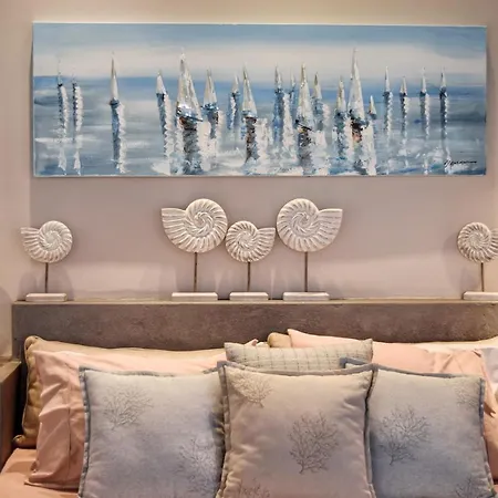 Waterside Apartment *