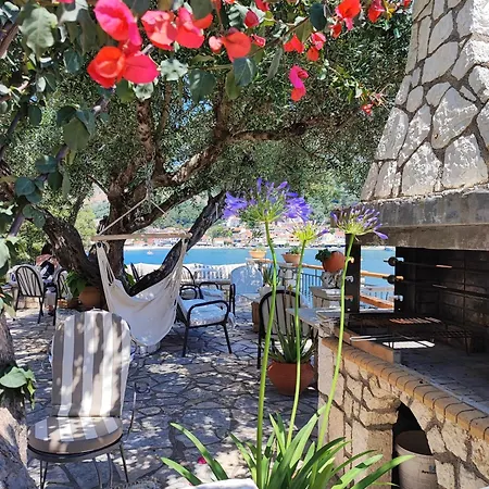 Apartment Waterside Agia Efimia