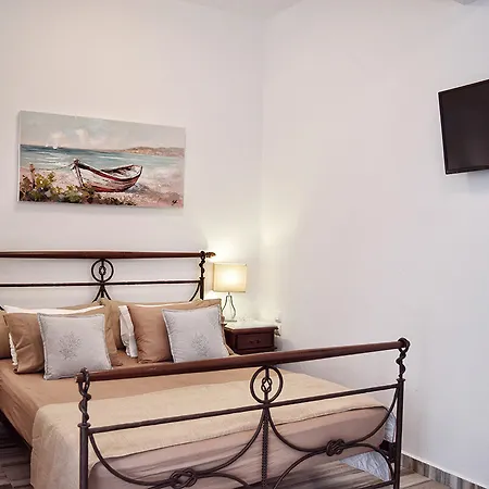 アパート ウエストサイド Agia Efimia