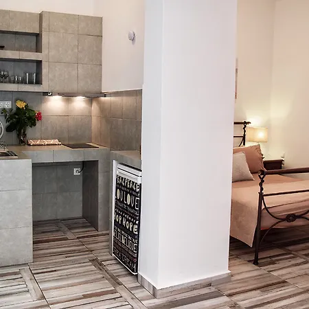 ウエストサイド Agia Efimia